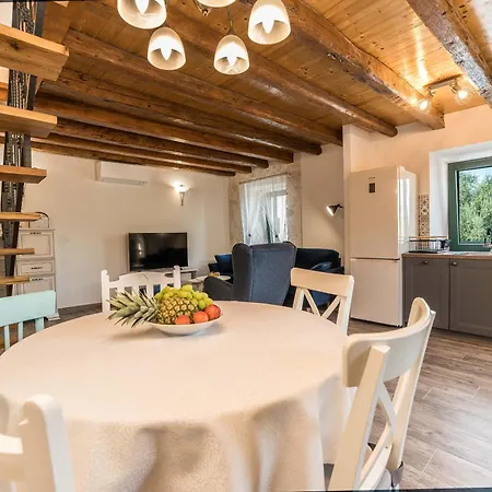 Vila Stone House Luna *