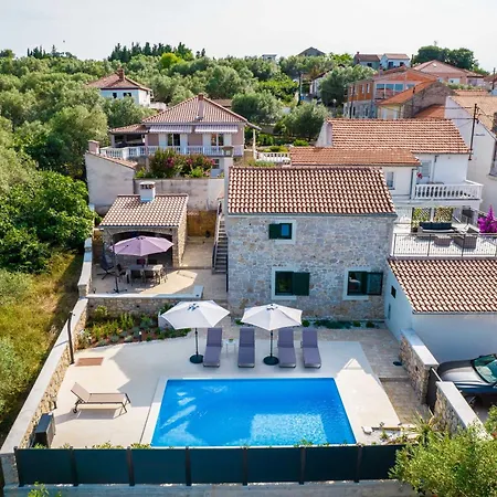 Vila Stone House Luna *