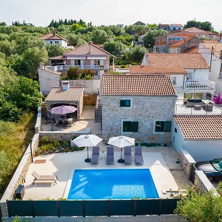 Villa Stone House Luna *