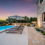 Stone House Luna Poljana