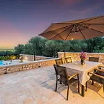 Villa Stone House Luna *