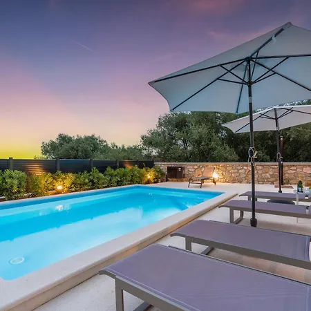 Villa Stone House Luna *