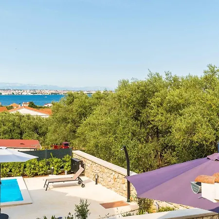 Stone House Luna Villa
