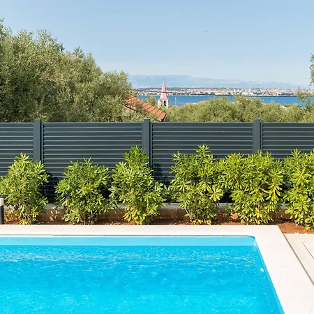 Villa Stone House Luna