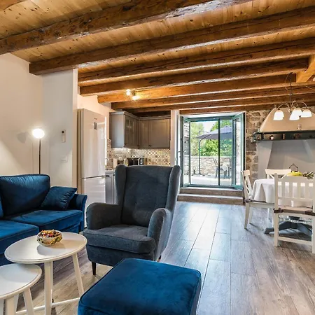Villa Stone House Luna *
