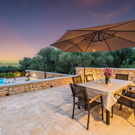 Villa Stone House Luna *