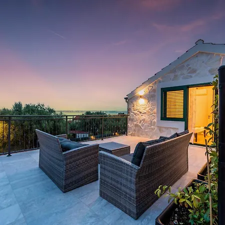 Stone House Luna *