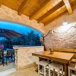 Stone House Luna Villa