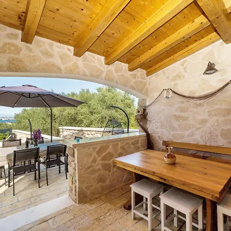 Villa Stone House Luna