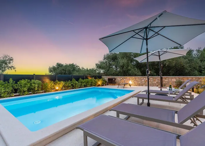 Villa Stone House Luna *