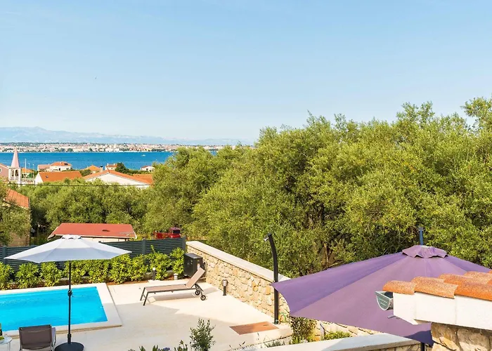 Stone House Luna Villa