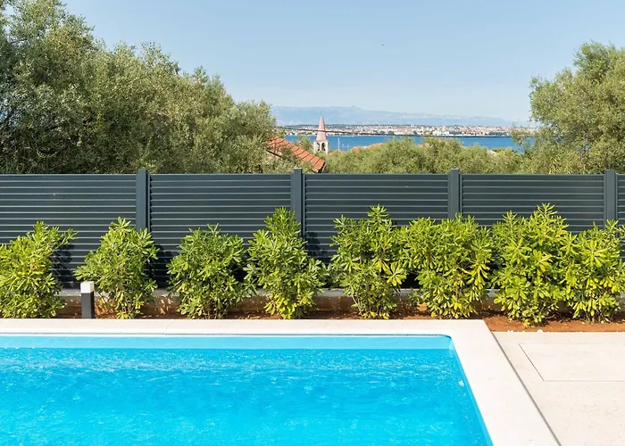 Villa Stone House Luna