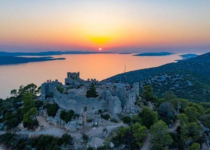 Villa Stone House Luna