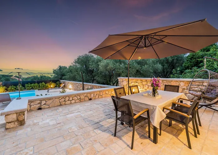 Villa Stone House Luna *